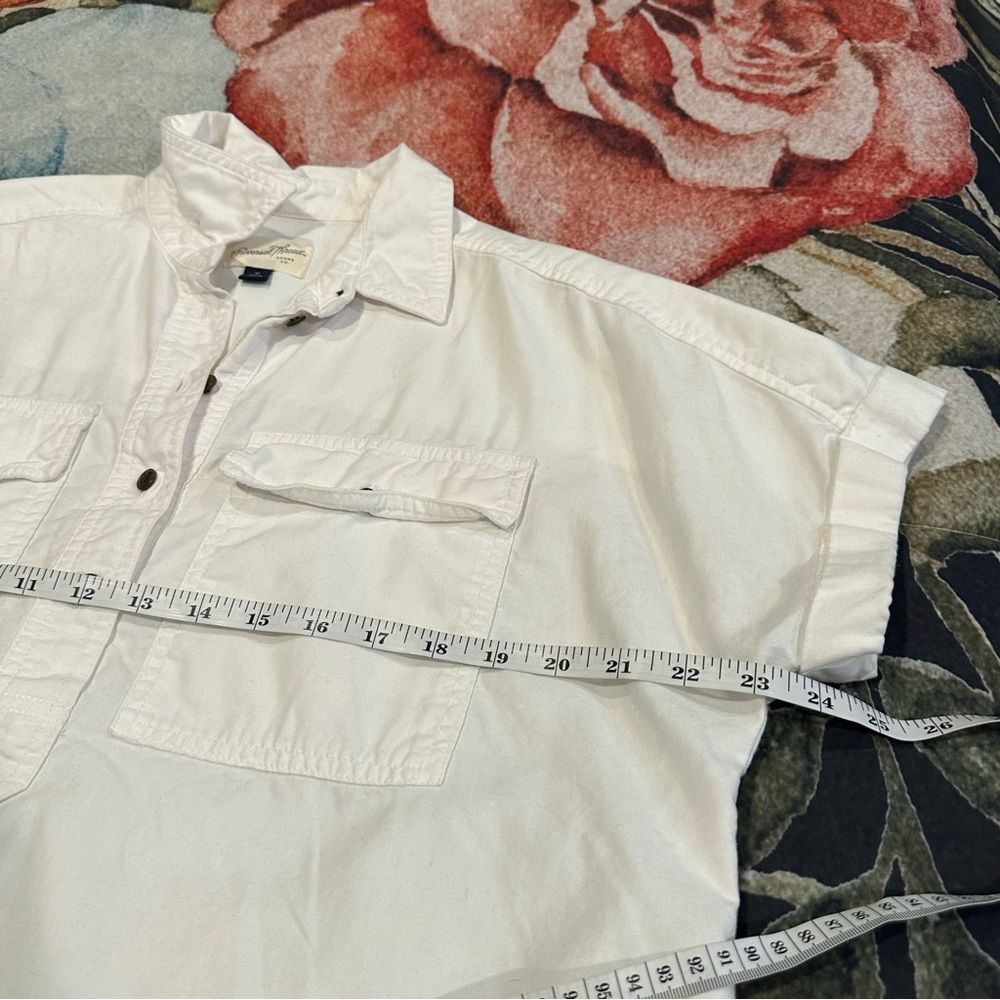 Universal Thread short sleeved white utility shirt w/collar & half buttons - Picture 11 of 14